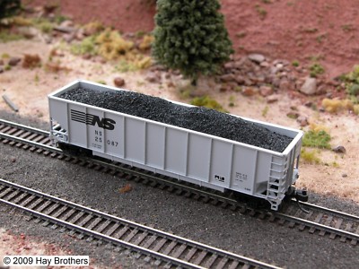 Hay Bros FRESHLY LOADED DOUBLE-HUMP COAL LOAD - Fits ATLAS and BLMA TopGon Cars