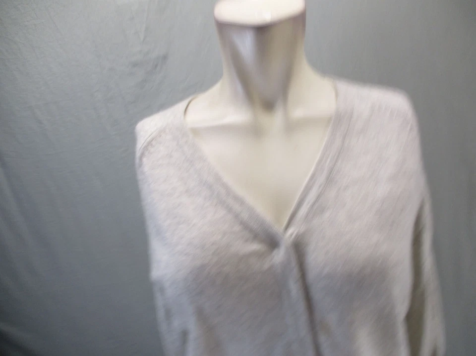 Easel Size L Womens Gray 100% Cashmere V-Neck Button Up Lightweight Cardigan 123 - Image 2 of 4
