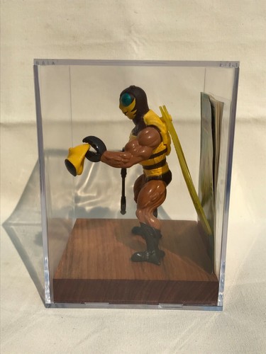 VINTAGE MOTU BUZZOFF in Vitrine mit Acc. & COMIC BOOKw/ONE of KIND ORIGINAL ART - Bild 5 von 8