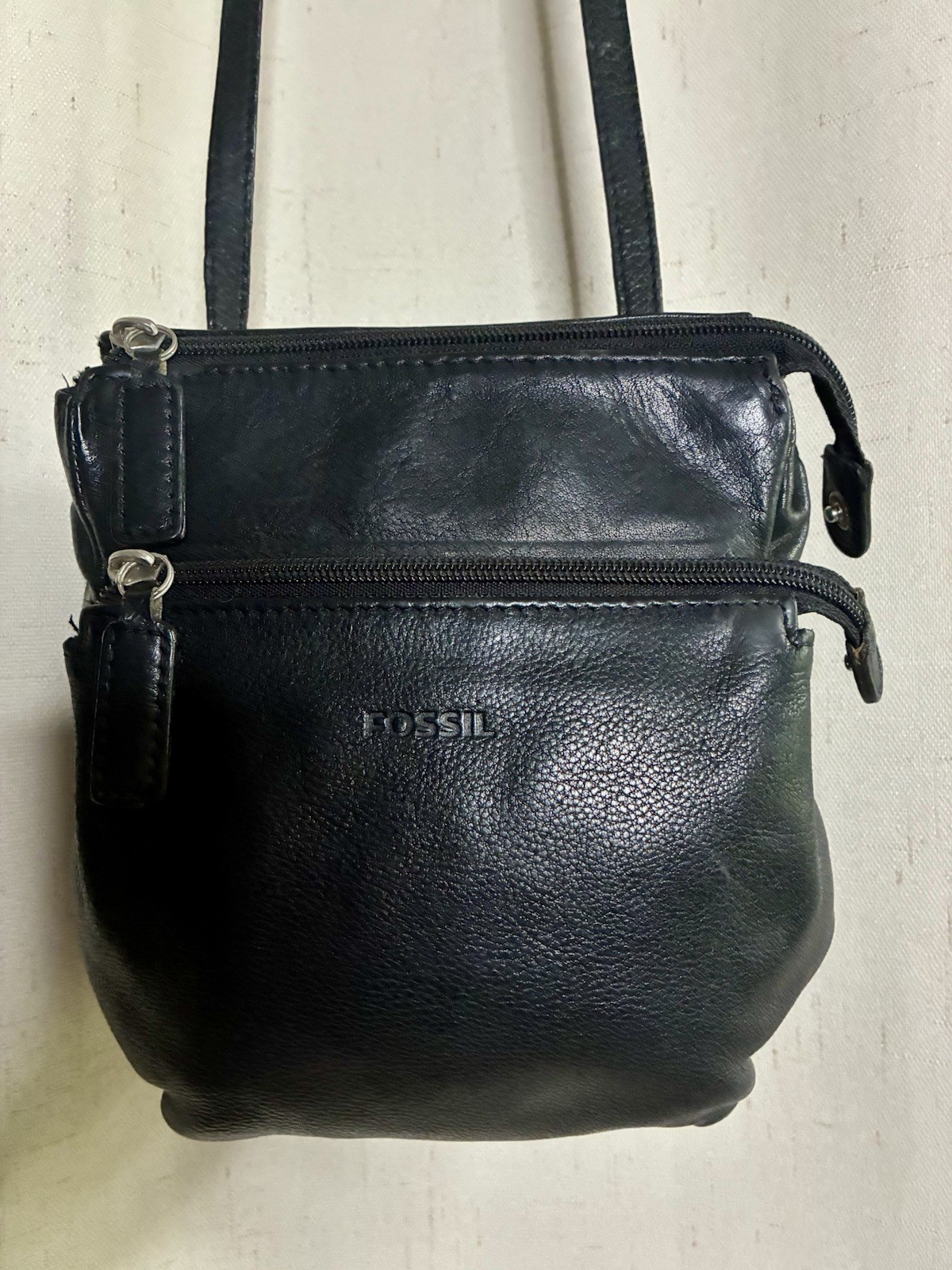 Vintage Fossil Black Leather Crossbody Small Zip Closure Purse