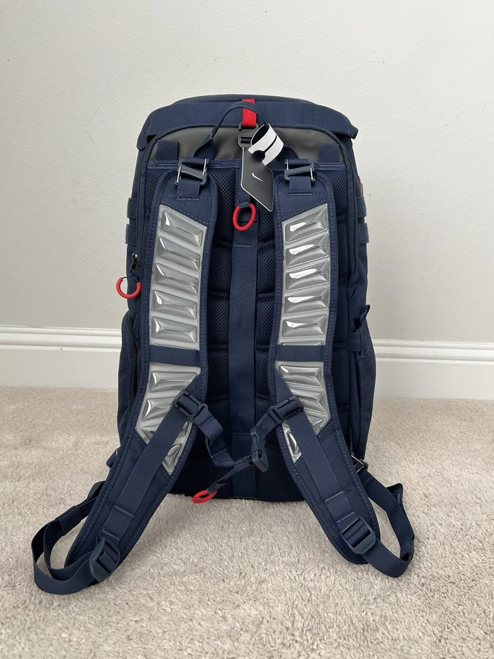 Mochila Nike 2024 Equipo Olímpico de París EE. UU. Muestra Foto 2 de 4