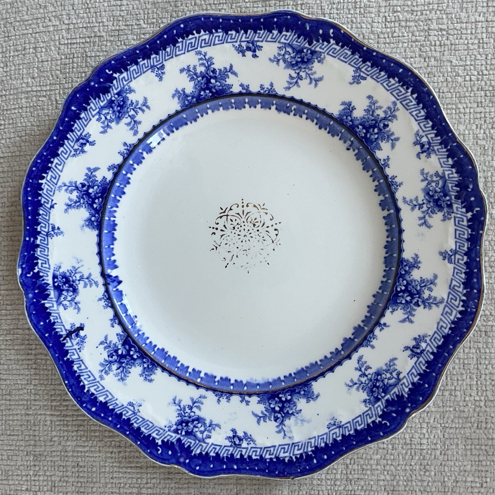 Antique John Maddock & Sons Hamilton Pattern 9” Flow Blue Luncheon Plate