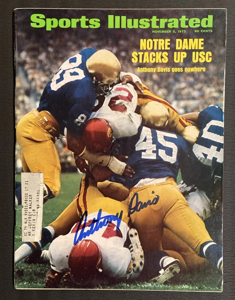 1973 Anthony Davis Signed Football Sports Illustrated SI Magazine USC Trojans - Image 2 of 4