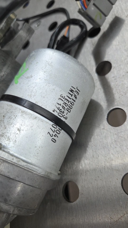 Motor abatible puerta levadiza trasera Buick Enclave 2009-2016 usado 23245268 OEM Foto 2 de 4