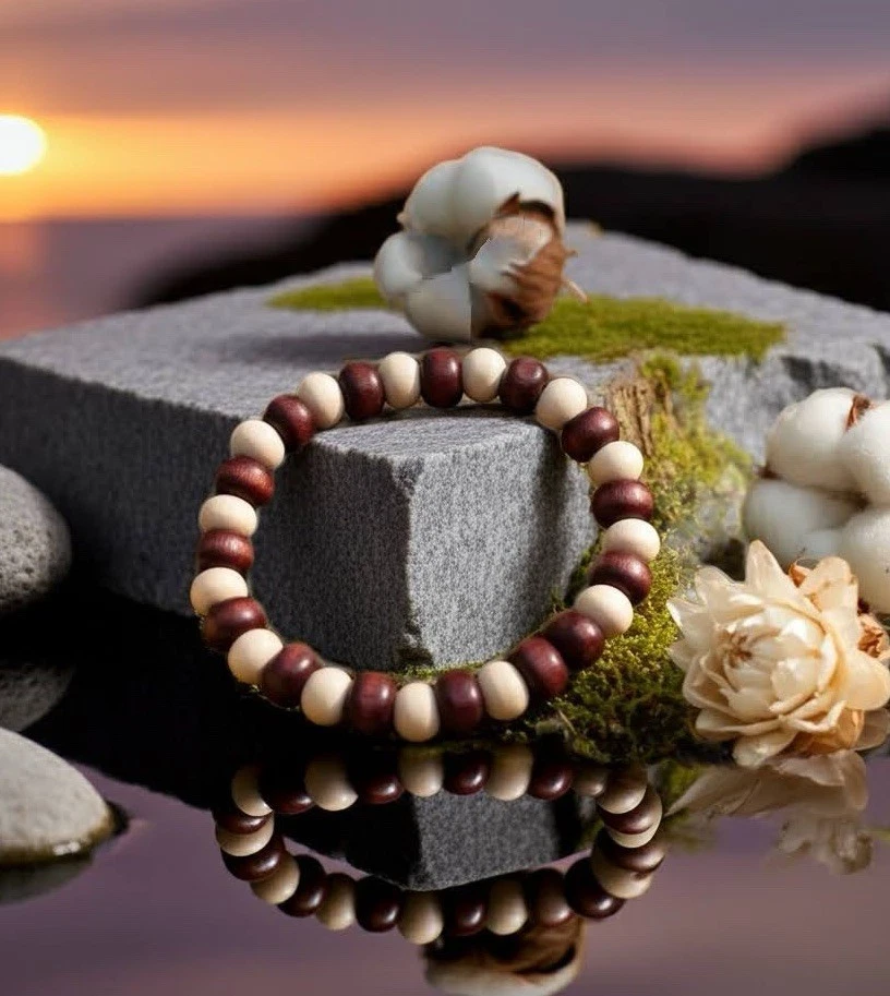 PULSERA BOHEMIA DE MADERA EN BLANCO Y MARRÓN 19/20cm - Imagen 4 de 4