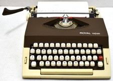 Vintage Royal Safari Portable Manual Typewriter thumbnail