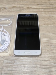 Samsung Galaxy J3 6 Duos J320F/DS 8GB Guter Zustand Simlockfrei Händler
