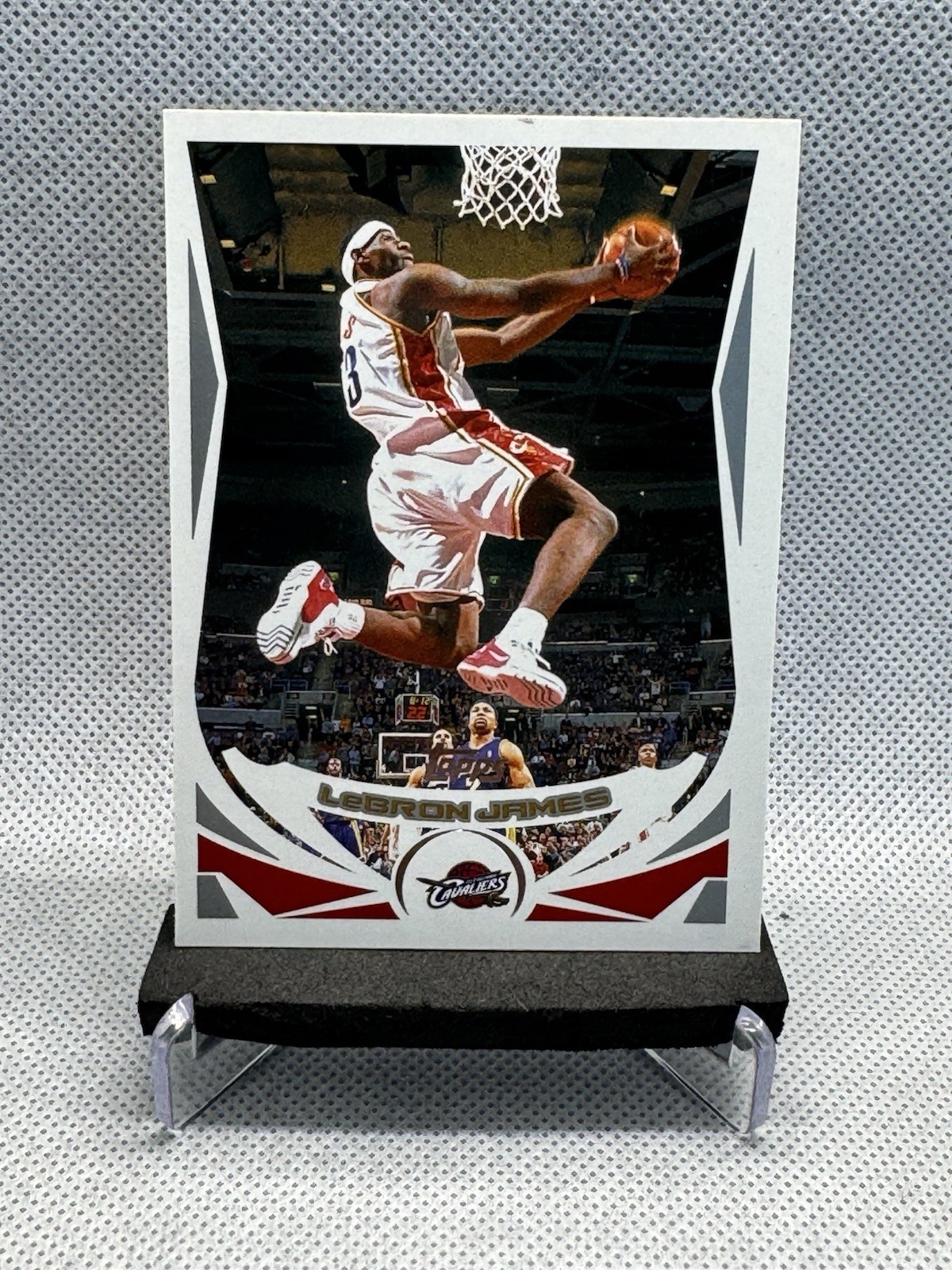 2004-05 Topps - LeBron James #23 2nd Year NBA HOF Lakers Cavaliers