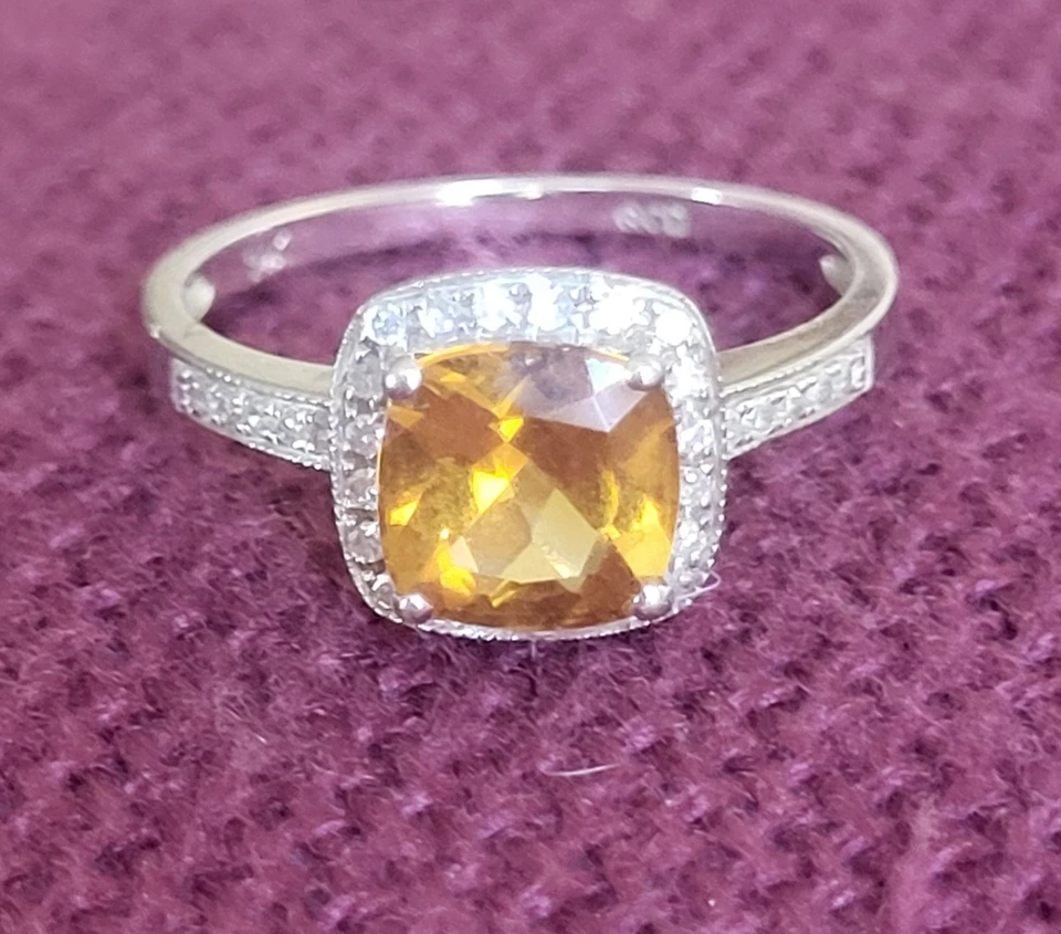 Exquisito topacio corte cojín, oro blanco de 14 k, diamantes de 0,25 quilates, pre-amado, talla 7 Foto 3 de 4