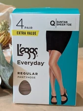 LEGGS EVERYDAY SHEER TOE PANTYHOSE TIGHTS SIZE QUEEN / COLOR: SUNTAN (4 PACK)