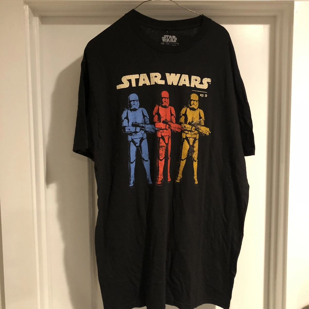 Star Wars Episode 9 Men s L T Shirt Multi Colored Stormtrooper eBay