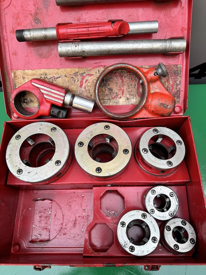 ROTHENBERGER 70905 Manual Ratchet Pipe Threader Set ½” to 2” NPT - Image 2 of 4