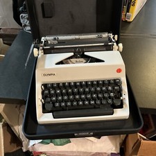 1972 Olympia SM9 Typewriter w/Case / GREAT CONDITION!!!  thumbnail