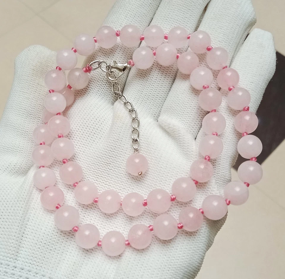 Collar de cuentas redondas de cuarzo rosa natural, collar anudado a mano, joyería boho Foto 3 de 4