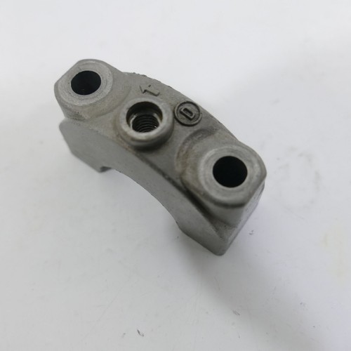 Kawasaki ER-5 500 A Nockenwellenbock Zylinderkopf Motor Halter 84703