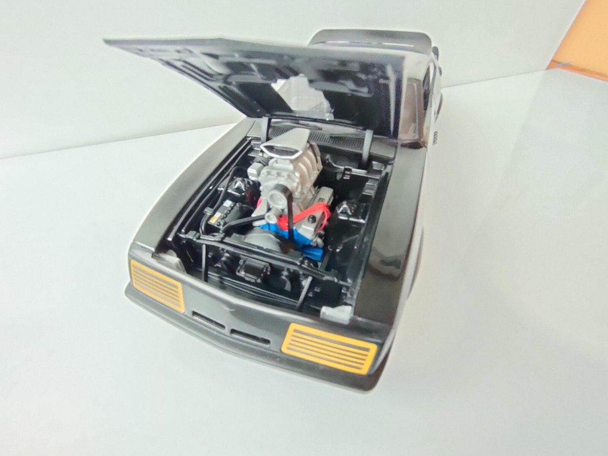 Mad Max 2 Diecast Car 1/18 The Road Warrior Interceptor Mad Max 2 Diecast Car 1/18 The Road Warrior Interceptor