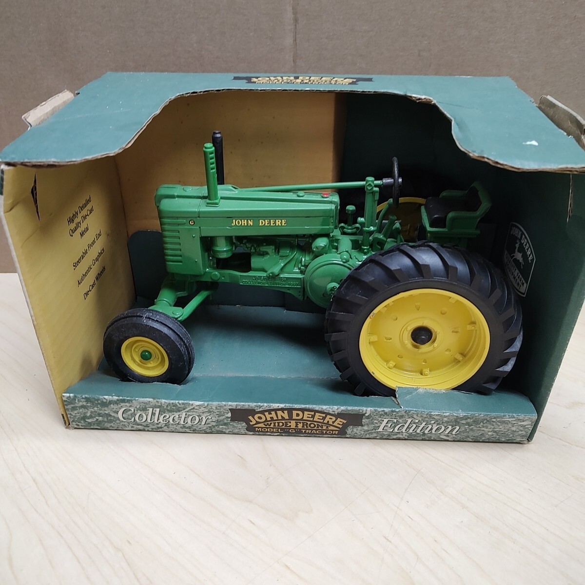 Ertl Collector Edition 1/16 John Deere Wide Front Model 