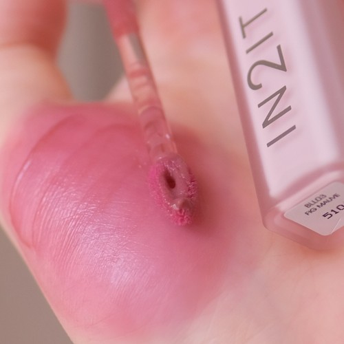 IN2IT Water Tint Blur Liquid Lip, a velvety texture. Matte lip finish. 2g - Picture 12 of 13