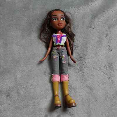Bratz Flaunt It Sasha Play Doll Brown Wavy Hair Complete Outfit