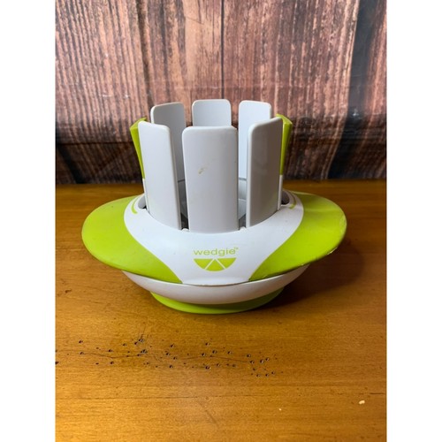 Prepara Wedgie Citrus Wedger Lemon Lime Cutter Slicer Green