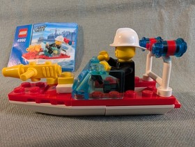 LEGO CITY: Fire Boat (4992) Complete with Minifigure