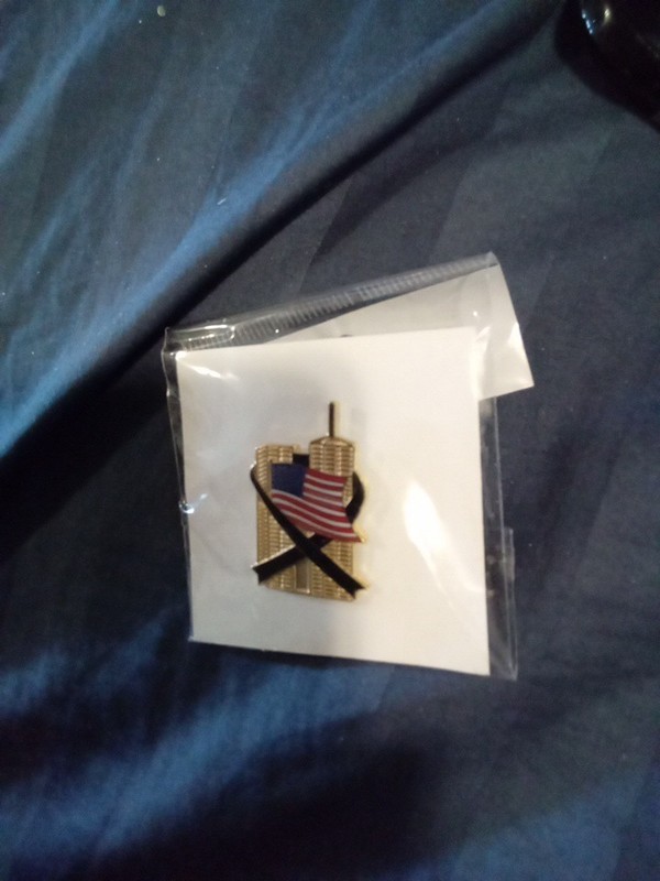 9 11 Remembrance Lapel Pin Gold Color Twin Towers Black Ribbon USA Flag