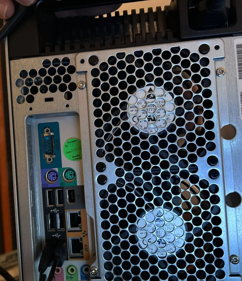 HP Z800 Dual Intel XEON X5620 2.4GHz-12GB RAM-SAS- HD 300Gb SSD + 3 HD 300GB - Imagen 2 de 4