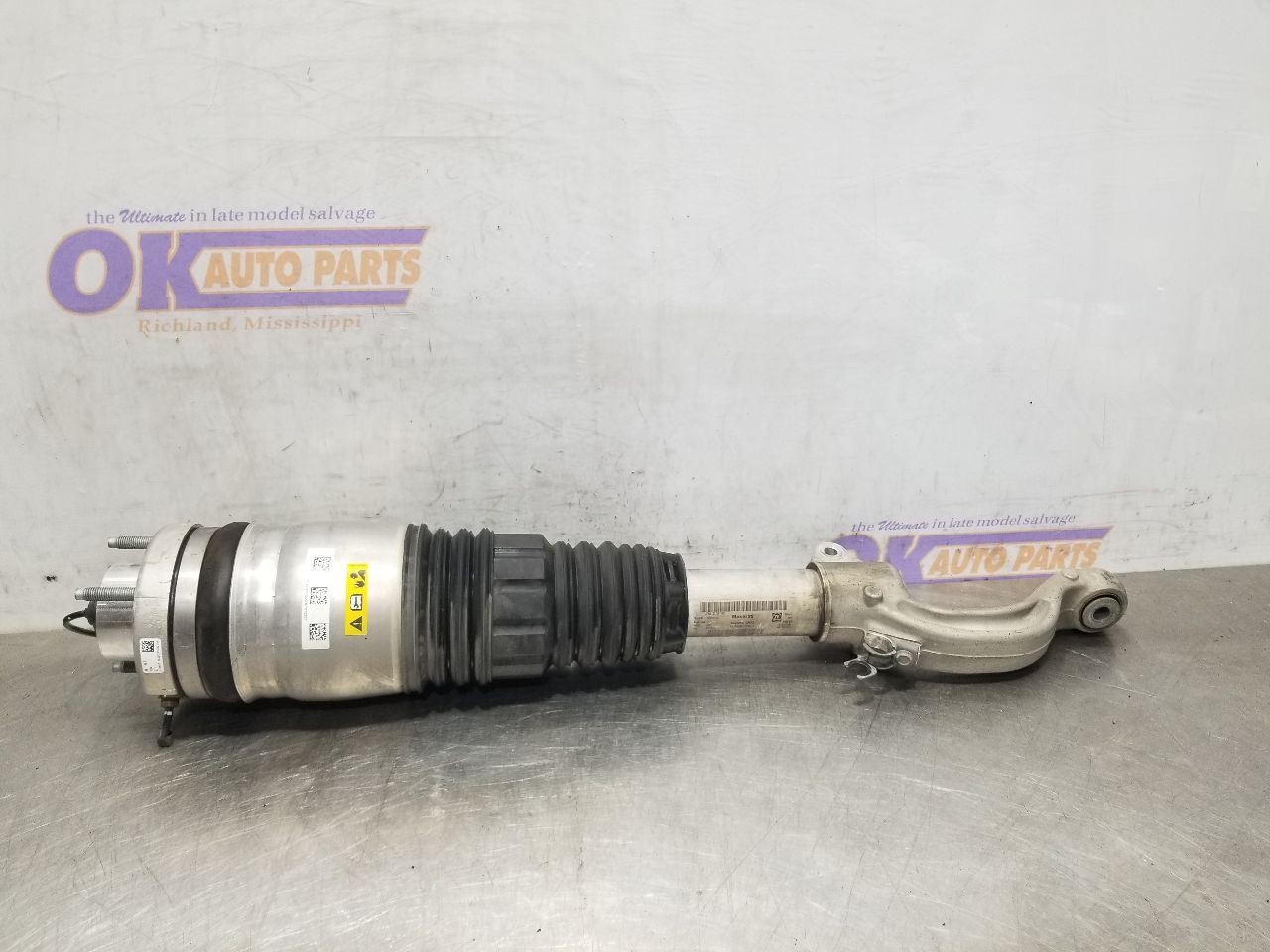 22 2022 MASERATI LEVANTE MODENA S 3.8L STRUT FRONT LEFT DRIVER 