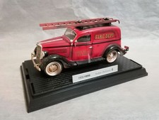 Schuco 1935 Ford Firevan Chicago Fire Department 1/24