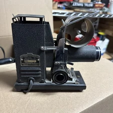 Vintage SVE MODEL Q SOCIETY FOR VISUAL EDUCATION. FILMSTRIP PROJECTOR.