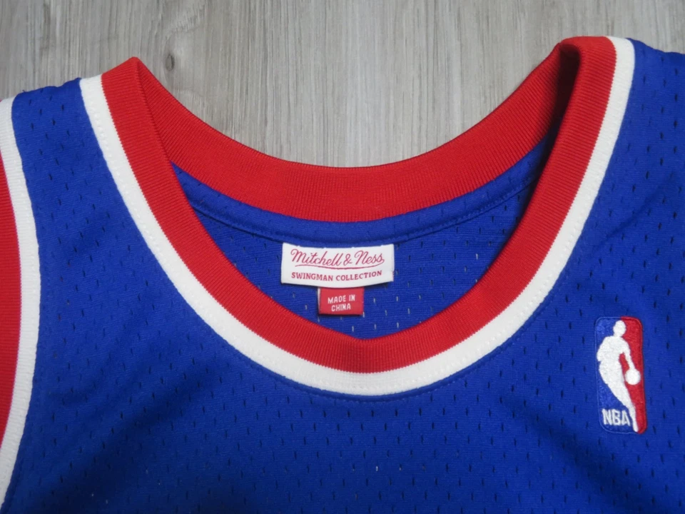 Camiseta Mitchell & Ness Detroit Pistons Isaiah Thomas usada 1988-1989 Foto 4 de 4