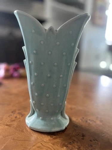 VTG McCoy Pottery NM USA HTF Hobnail V Shape gladiola Vase  Matte Blue MCM