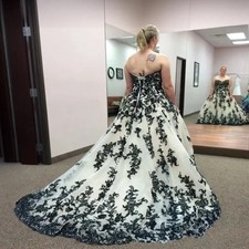 Black White Vintage Gothic Wedding Dress Lace Appliques Long Tulle Bridal Gowns