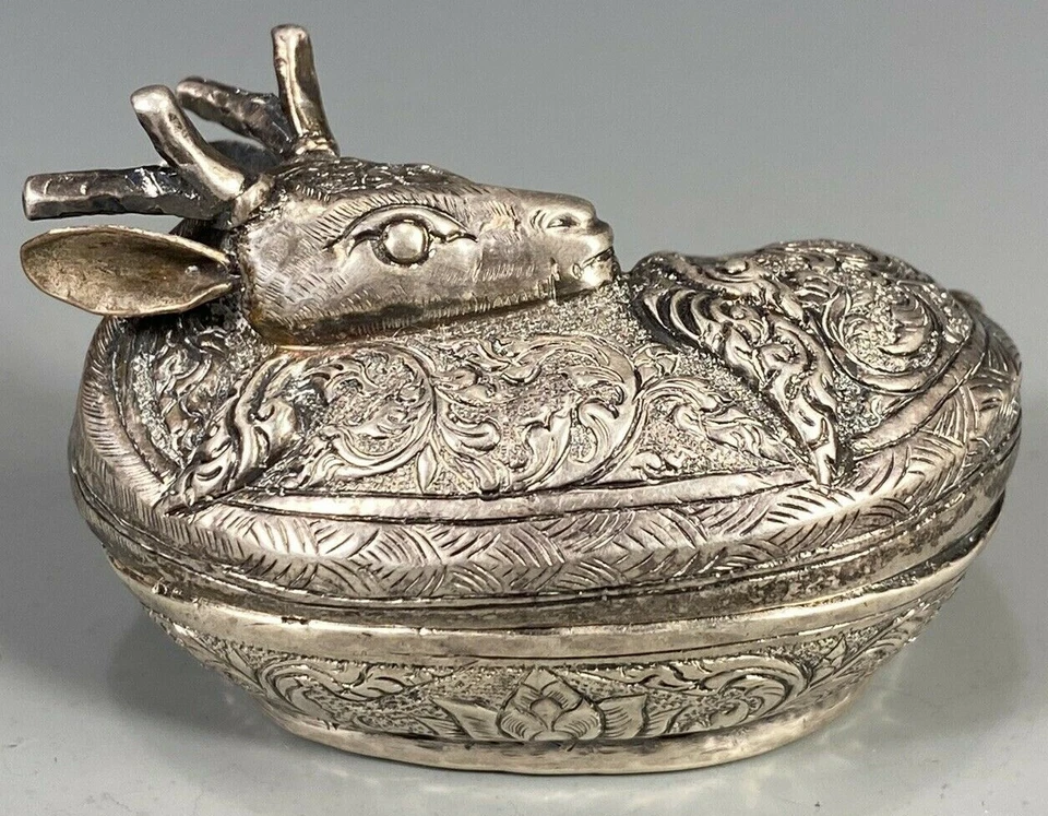 Caja Betel Fina Khmer Camboya Camboya Plata Repousse Ciervo Dormitorio Forma  Foto 3 de 4
