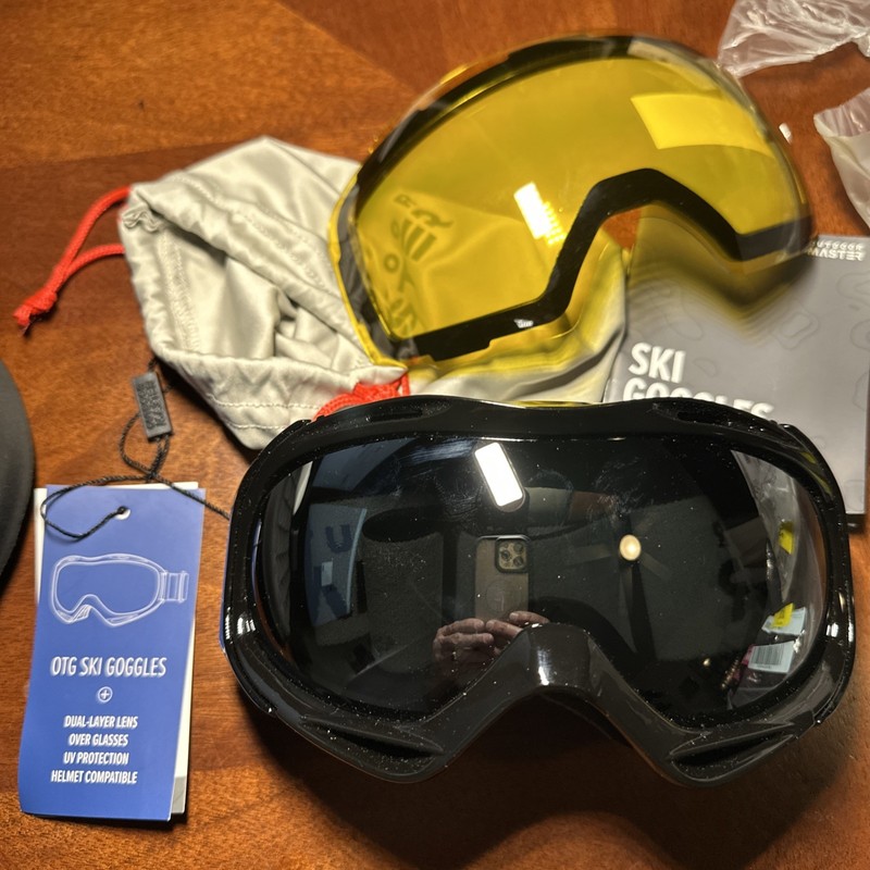 OutdoorMaster OTG Ski Goggles Over Glasses with extra lens