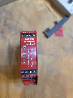 Allen-Bradley Guard master 440R-D23166 MSR125H safety relay