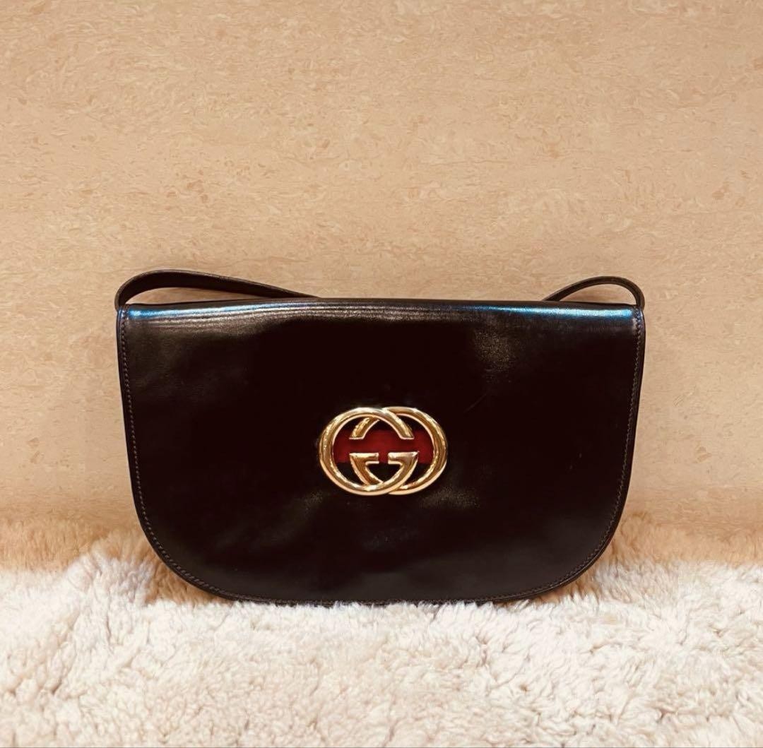 Gucci Black Leather Shoulder Bag with Gold Logo Pre-Owned