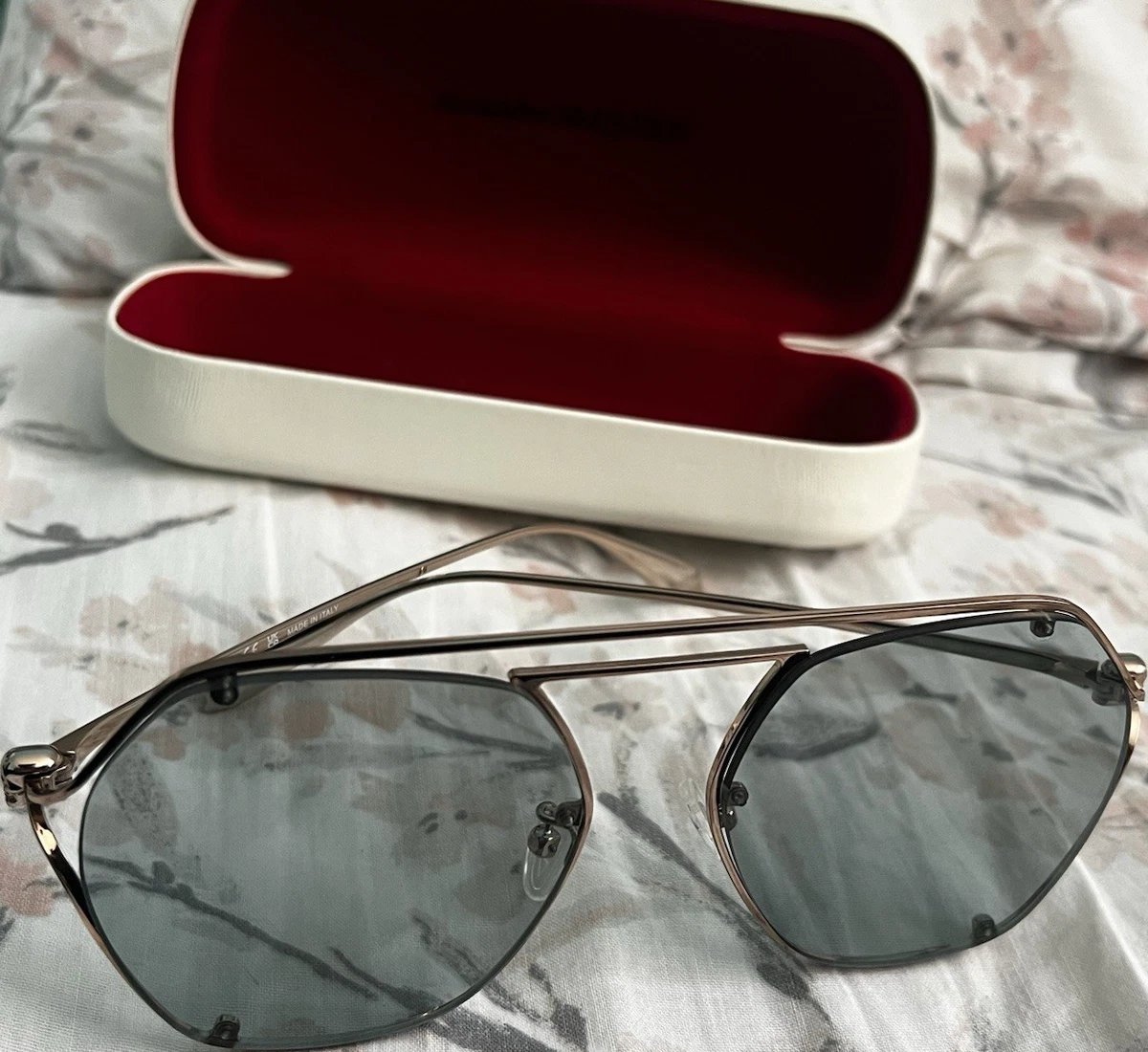 Alexander McQueen Sunglasses AM0325S 001‎ Gold Skull Red Jewels Made In Italy alexander-mcqueen-skull-  main image 4
