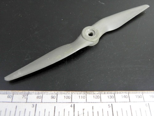 Propeller 6/2 " / 5 7/8x2in - a. P.C Glass Reinforced Nylon Grey - Picture 1 of 3