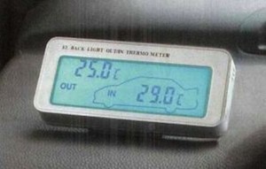 Termometro interno esterno per auto