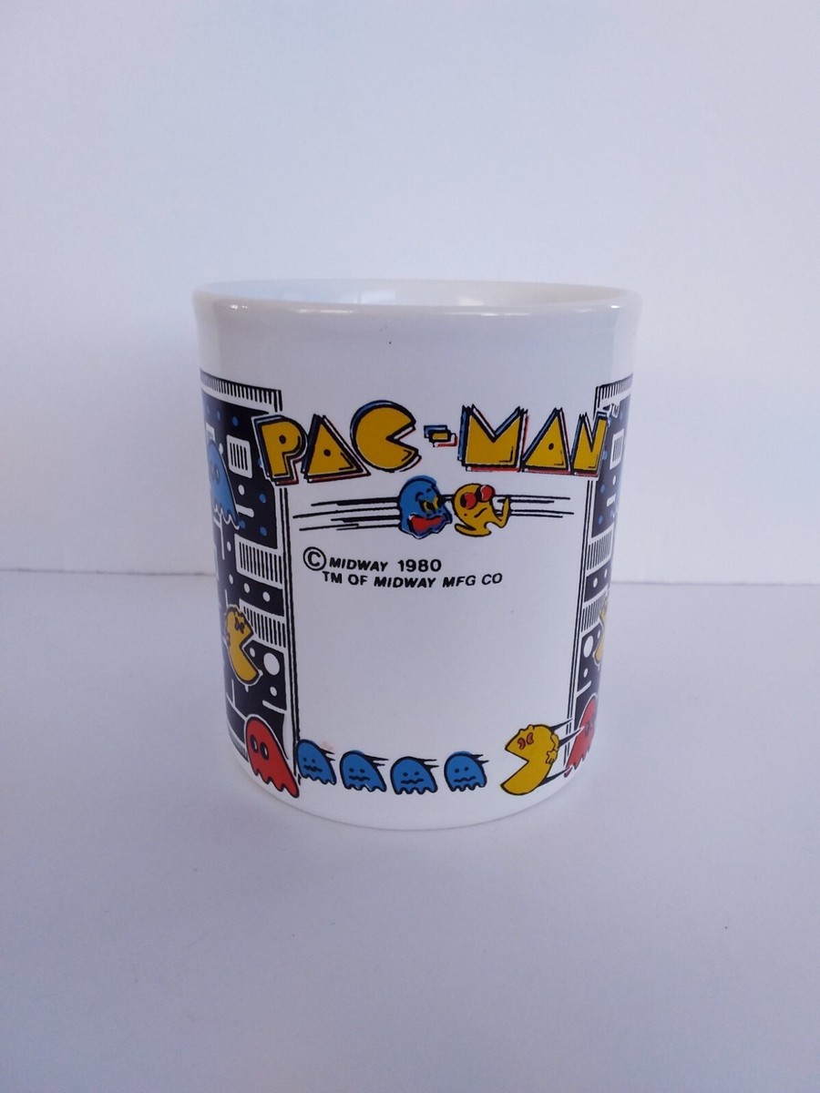 Paladone PAC-Man Officially Licensed Ceramic Mug - 600ml (20 Fl Oz) Retro Gaming Coffee Cup Featuring Inky, Gamer Gift For All Ages Classic Arcade Drinkware
