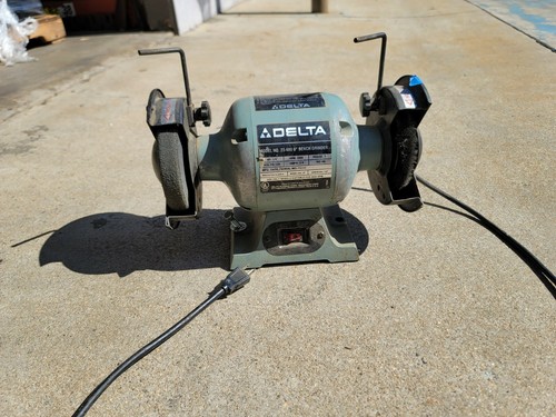 Delta Bench Grinder 6” Double Wheel 