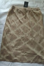 NWT Ming Wang Size S Beige and Cream Diamond Pattern Knit Skirt