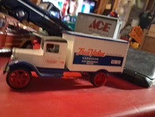 ERTL True Value 10th Anniversary 1931 Hawkeye Metal Truck Bank 1:25 Diecast