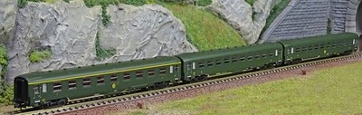 Arnold HN4383 3er Set Personenwagen DEV AO, A9/B10, Spur N