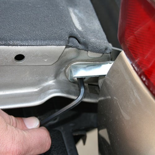 SSM Tailgate Defender Anti-Theft Protection For 1999-2006 Chevy Silverado & GMC Sierra 1500 – Zinc Plated, Bolt-On, Made In USA
