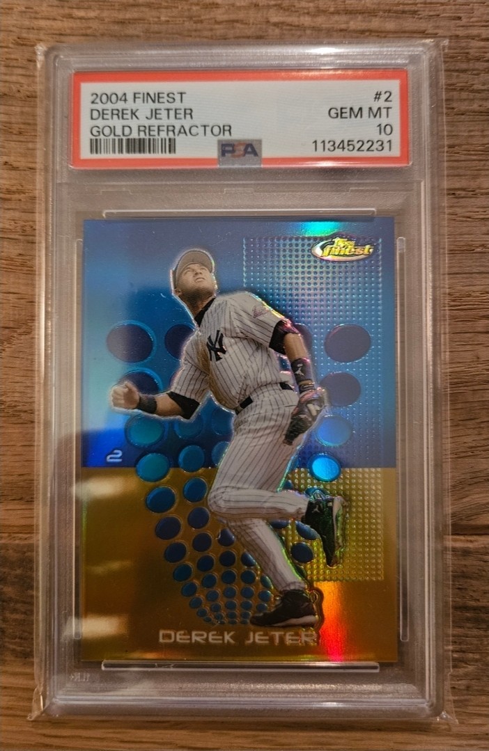 Topps Gold Refractor Derek Jeter front