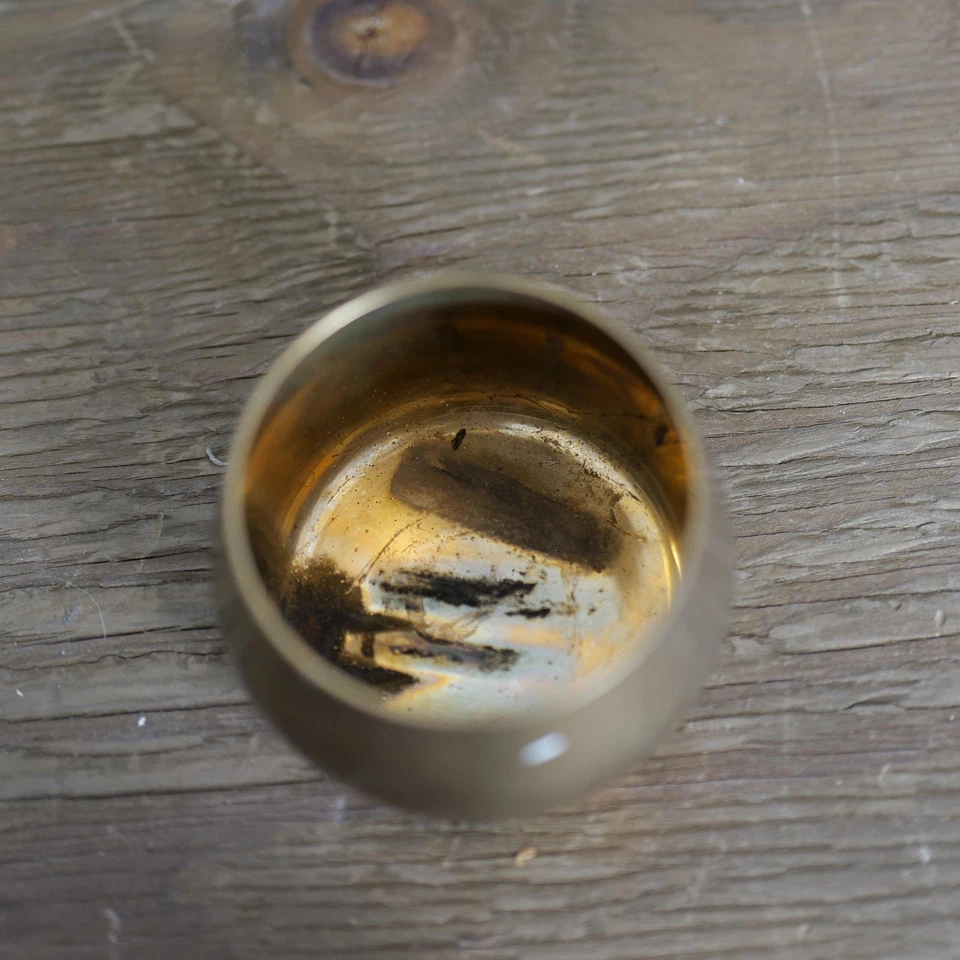 Quemador de incienso de latón macizo soporte de cono en forma de pera con tapa hecho en la India decoración Foto 3 de 4