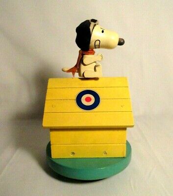 SNOOPY / PEANUTS SCHMID FLYING ACE YELLOW DOG HOUSE WOODEN SNOOPY / PEANUTS SCHMID FLYING ACE YELLOW DOG HOUSE WOODEN