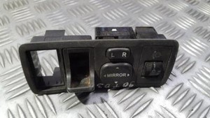 Toyota Corolla Verso 2002 Wing mirror control switch (Exterior Mir #324791-36